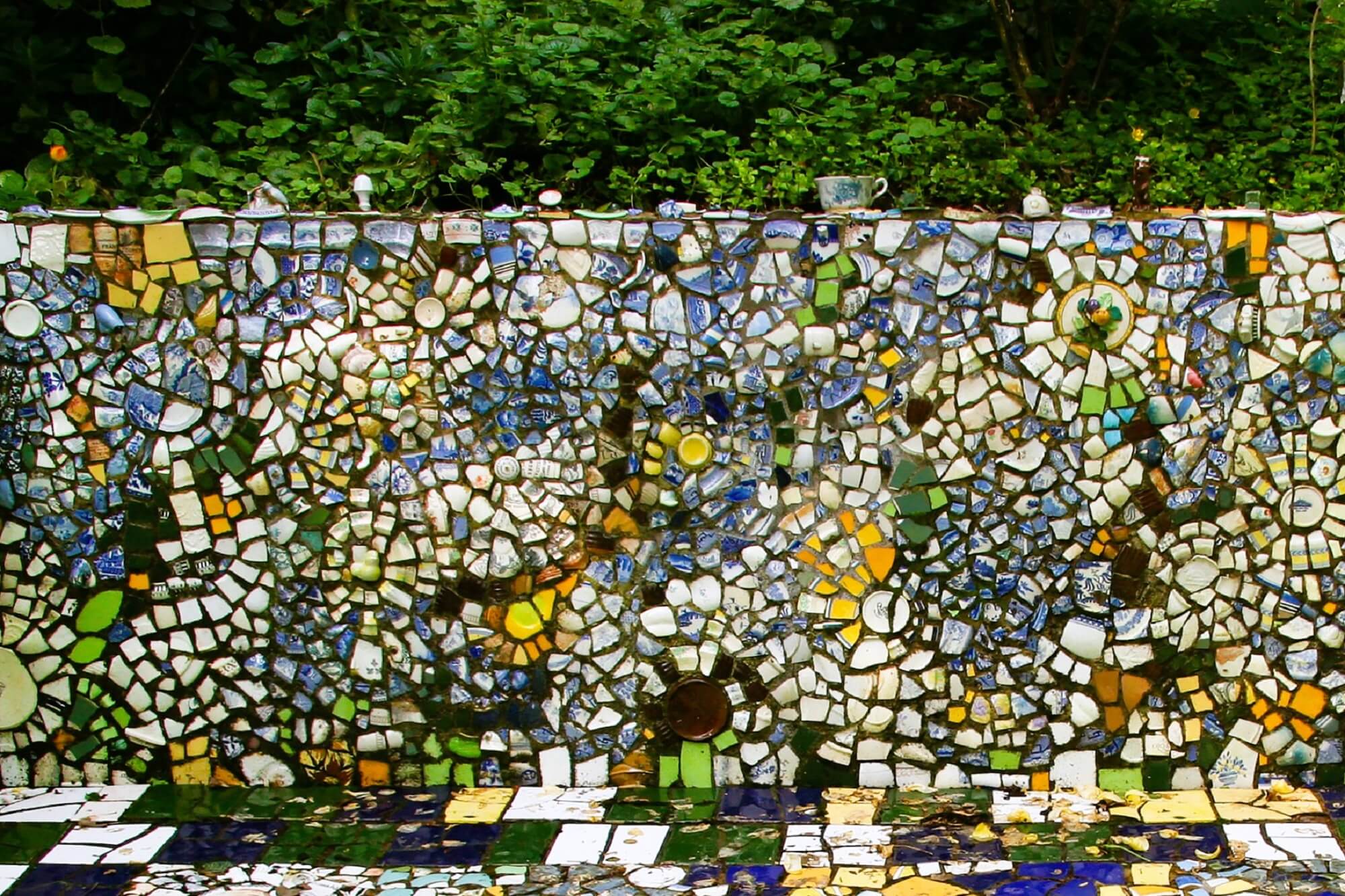 12 Unique Garden Wall Decoration Ideas PriceMyGarden